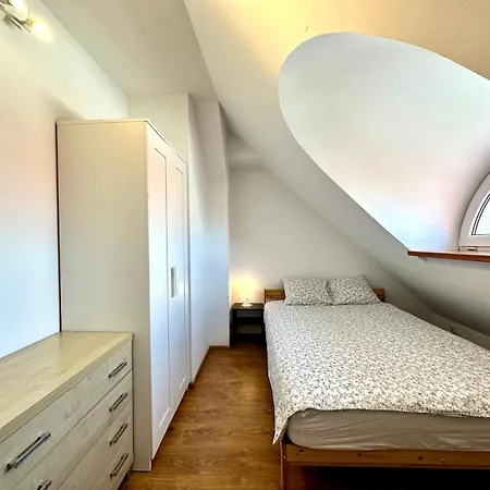 Nw Pokoje 호스텔 소포트